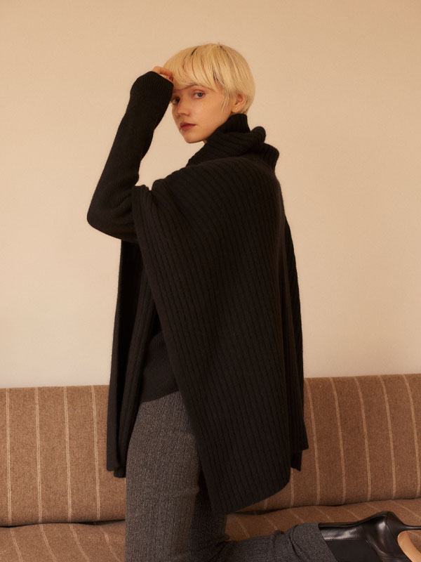 ケープレイヤードニット