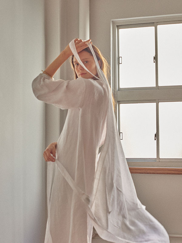 スタンドネックエプロンワンピース